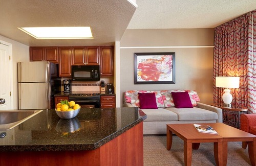 Las Vegas Resort | The Convention Reprieve, steps from the Strip & 8 minutes to convention centers