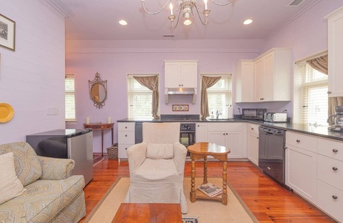 Downtown Charleston Apartment | The Cookhouse Charm~Historic Garden District Apt.