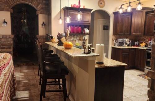Roswell House | The Coop is a cozy pet friendly home in the heart of Roswell near hospitals