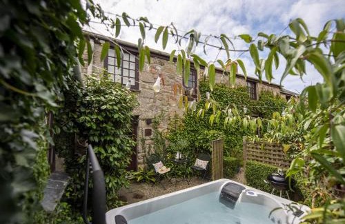 Carnhell Green House | The Corner Cottage