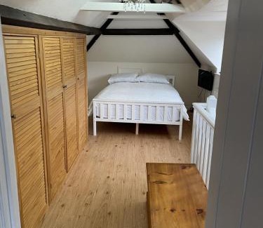 Evesham Apartment | The Corner House, 36, Broadway Road,