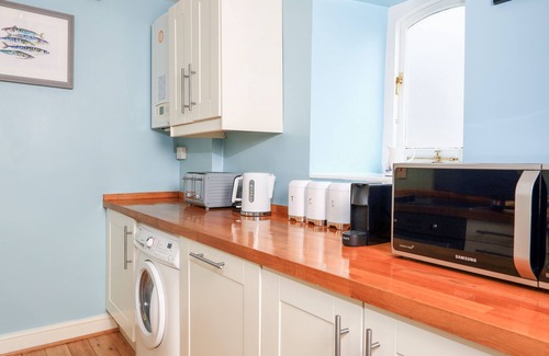 Dartmouth Cottage | The Corner House