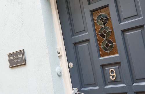 Dartmouth Cottage | The Corner House