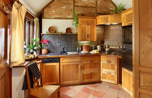 Sibford Gower Cottage | The cosiest and quaintest haven for couples, near Great Tew