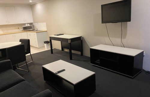 Rockhampton Hotel | The Cosmopolitan Motel and Serviced Apartments