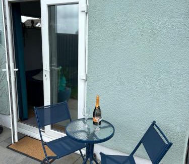 Tenby House | The Cosy Cabin