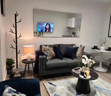Salford Apartment | The Cosy Nest - Brand New Short Let in Salford