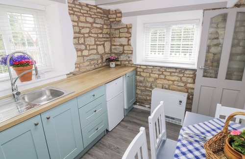 Ettington Cottage | THE COTTAGE, pet friendly, character holiday cottage in Ettington