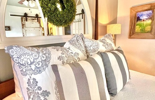 College Hill Other | The Cottage, 2BR Farm Stay by Velvet Ditch Villas