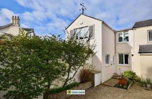 Bembridge House | The Cottage a superb family coastal retreat
