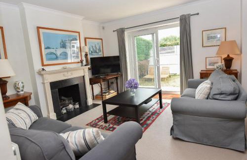 Bembridge House | The Cottage a superb family coastal retreat