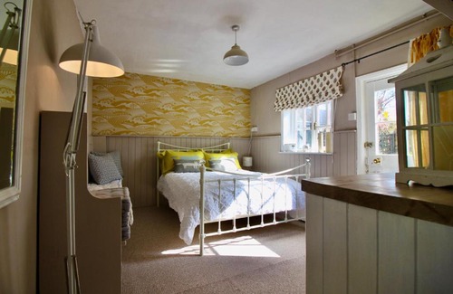 Leiston House | The Cottage at Barkwith House