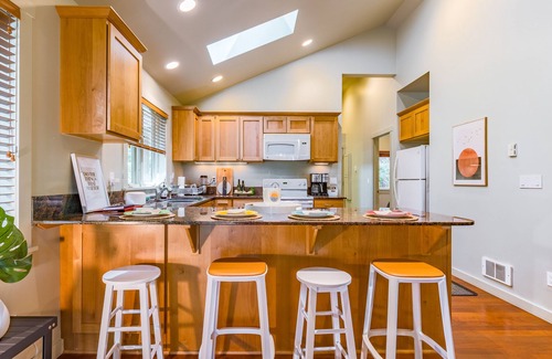 Langley House | The Cottage at Herons Roost by AvantStay