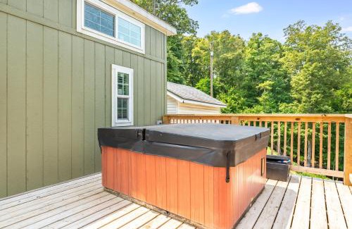Siloam Springs House | The Cottage at Ironwood Retreats