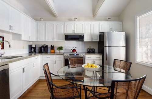 Downtown Charleston Cottage | The Cottage at Saint Philip Square, One Block to King, Charming Private Hideaway