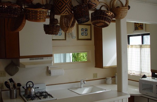 Eastside Santa Cruz Cottage | The Cottage- Fully equipped 1 bdrm house, 2 blks to awesome beach