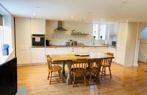 Halstead House | The Cottage