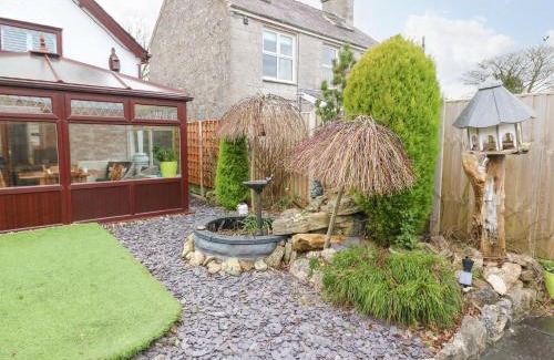 Marianglas House | The Cottage