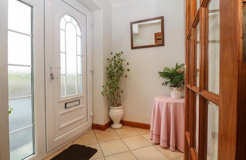 Llanfairpwllgwyngyll House | The Cottage at Ty Newydd