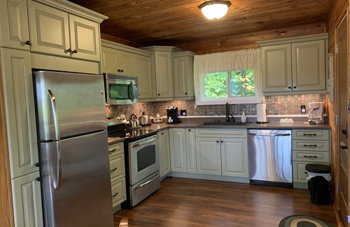 Frontenac Cottage | The Cottage Getaway on Cranberry Lake