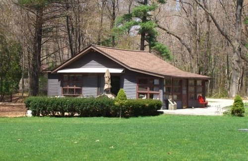 Holland Cottage | 'The Cottage' Goshorn Lake, Saugatuck/Holland