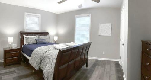 Statesboro House | The Cottage House on the Blue Mile - Family Friendly, Close to GSU!