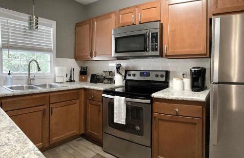 Statesboro House | The Cottage House on the Blue Mile - Family Friendly, Close to GSU!