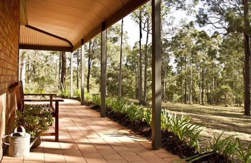 Lovedale Cottage | The Cottage Hunter Valley - recently renovated with new playground!