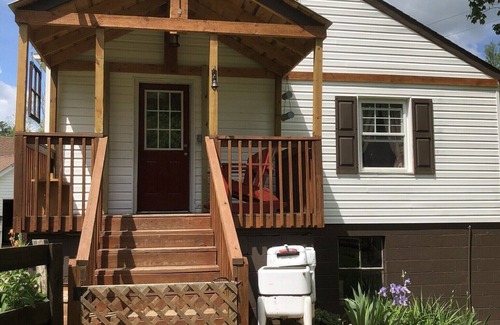 Mars Hill Cottage | The Cottage In Quiver Full Farm