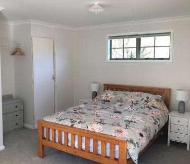 Waikawa Apartment | The Cottage in Waikawa