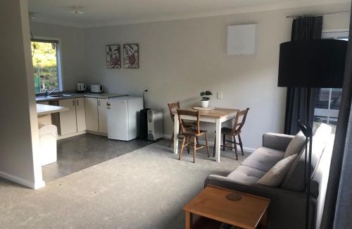 Waikawa Apartment | The Cottage in Waikawa