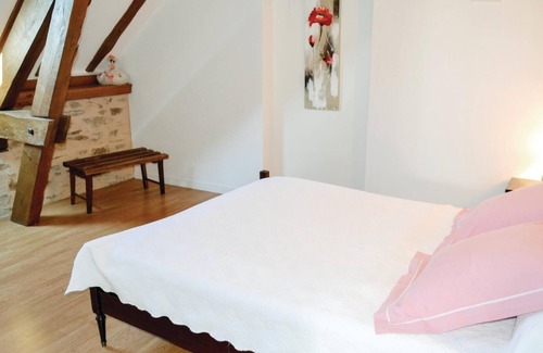 Sarrazac House | The cottage is located in Sarrazac, a very small village: quiet, rural and centrally located between