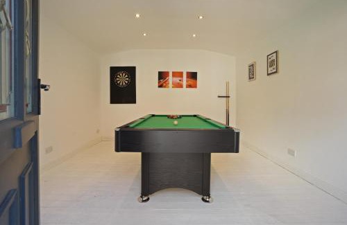 Doncaster House | The cottage near the castle
