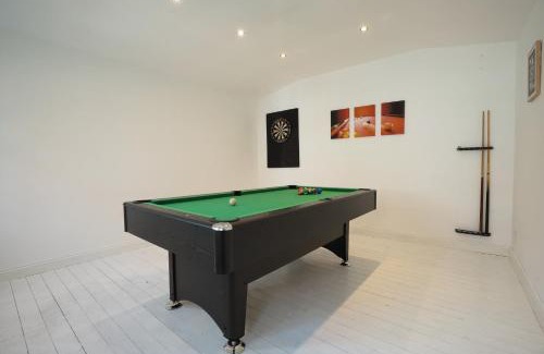 Doncaster House | The cottage near the castle