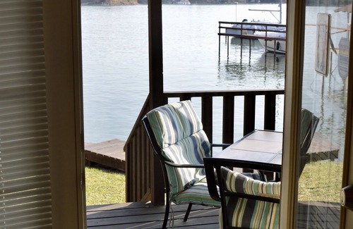 Lake Country Cottage | The Cottage on EML