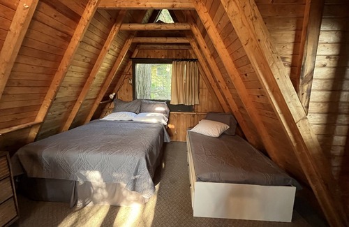 Highlands East Cottage | “The Cottage” on Paudash Lake