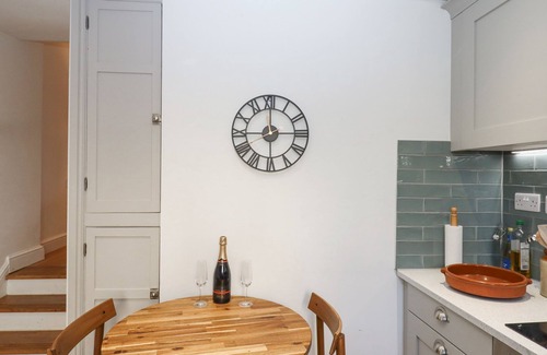 Chagford Cottage | THE COTTAGE ON THE SQUARE, with a garden in Chagford