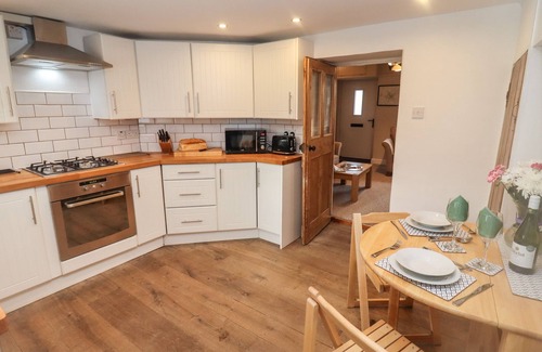 Tetbury Cottage | THE COTTAGE, pet friendly, character holiday cottage in Tetbury