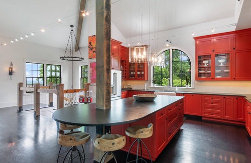 Franklin Cottage | The Cottage @ Trinity View Farm – Stunning Country Home for 10!