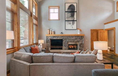 Truckee House | The Cottages - Golf, Pool, Play - 3-Bedroom