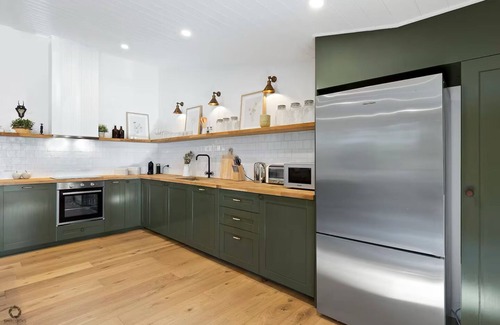 North Richmond Apartment | The Country Apartment - Gorgeous new accommodation on prestige property