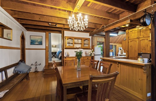 Centenary Heights House | The Country Chapel Bed n Breakfast