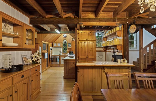 Centenary Heights House | The Country Chapel Bed n Breakfast