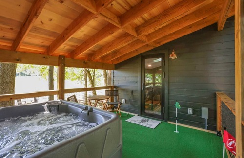 Rockbridge House | The Country Club Treehouse