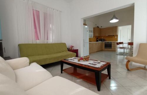 Eretria House | The Country House in Amarynthos