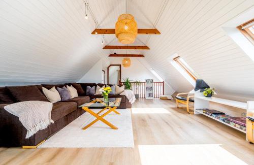 Crowlas House | The Countryside Retreat - Sea views & Parking