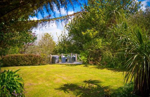 Crowlas House | The Countryside Retreat - Sea views & Parking