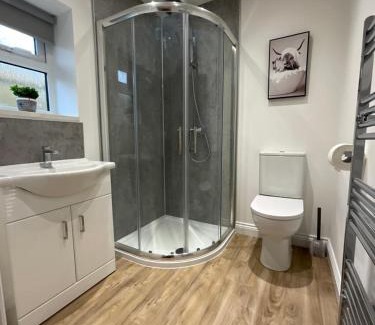 Cheddar Apartment | The Court Yard Apartment