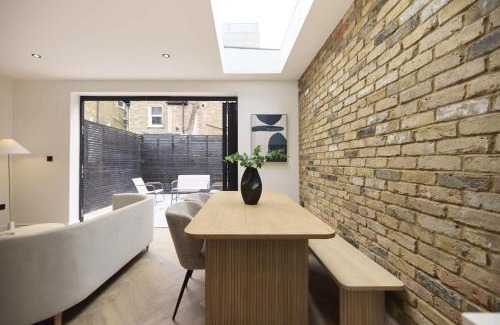 Northcote Apartment | The Courtyard Flat - 2-Bed 2-Bath Near Clapham Junction