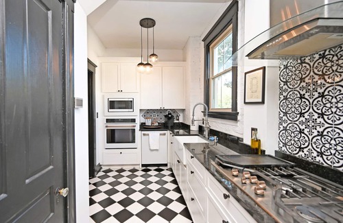 Covington House | The Cov House - Luxury rental 5 minutes to DT Cincy; walkable!